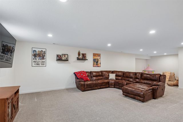 4708 90th Street, Urbandale, IA 50322