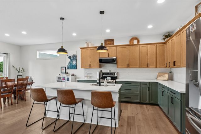 4708 90th Street, Urbandale, IA 50322