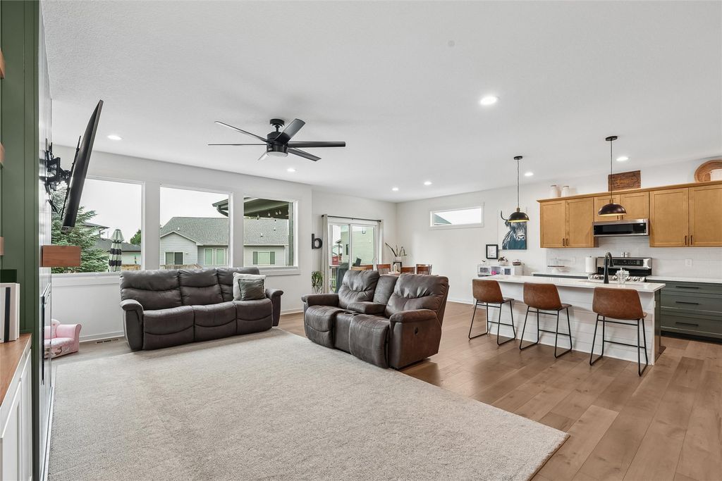 4708 90th Street, Urbandale, IA 50322