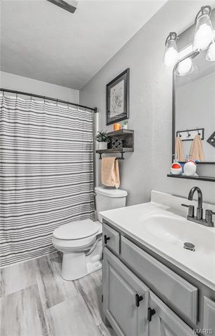 227 Robin Court, Bourbon, MO 65441