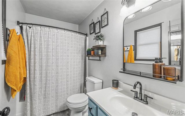 227 Robin Court, Bourbon, MO 65441