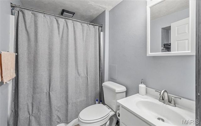 227 Robin Court, Bourbon, MO 65441