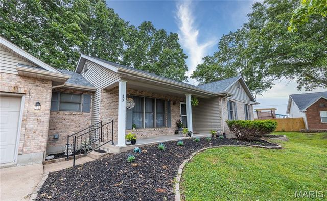 227 Robin Court, Bourbon, MO 65441