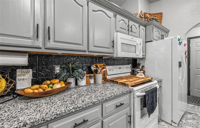 227 Robin Court, Bourbon, MO 65441