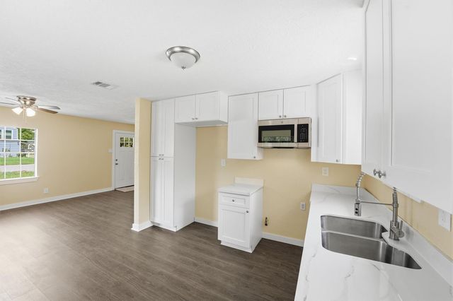 7038 Gillen Street, Hockley, TX 77087