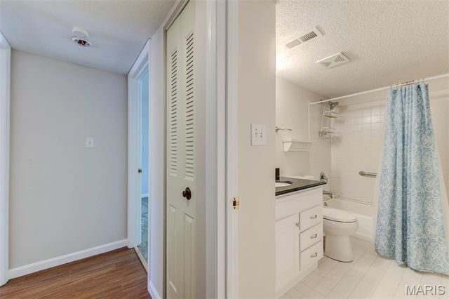 9039 W Swan Circle, Brentwood, MO 63144
