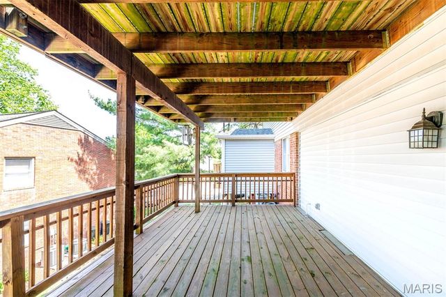 9039 W Swan Circle, Brentwood, MO 63144