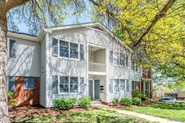 9039 W Swan Circle, Brentwood, MO 63144