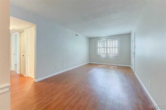 9039 W Swan Circle, Brentwood, MO 63144