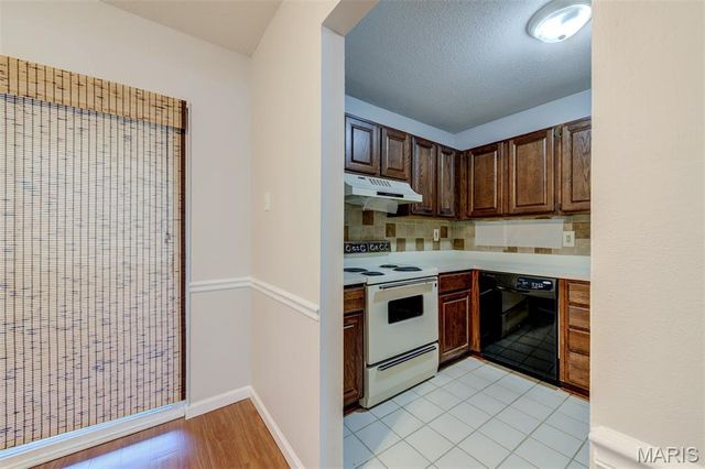 9039 W Swan Circle, Brentwood, MO 63144