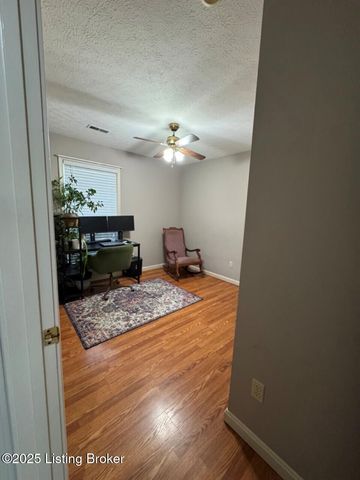306 Valley View Dr, Radcliff, KY 40160