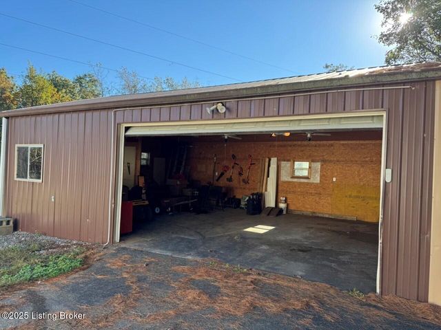 306 Valley View Dr, Radcliff, KY 40160