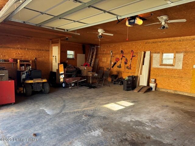 306 Valley View Dr, Radcliff, KY 40160