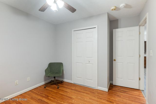 306 Valley View Dr, Radcliff, KY 40160