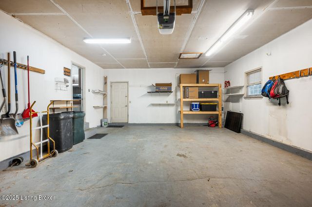 306 Valley View Dr, Radcliff, KY 40160