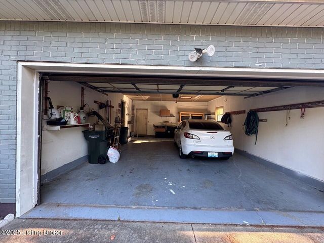 306 Valley View Dr, Radcliff, KY 40160