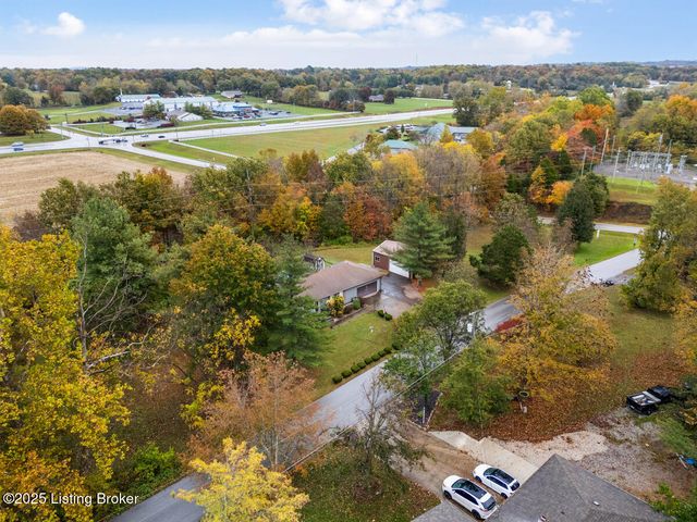 306 Valley View Dr, Radcliff, KY 40160