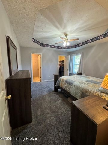 306 Valley View Dr, Radcliff, KY 40160