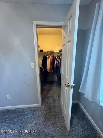 306 Valley View Dr, Radcliff, KY 40160