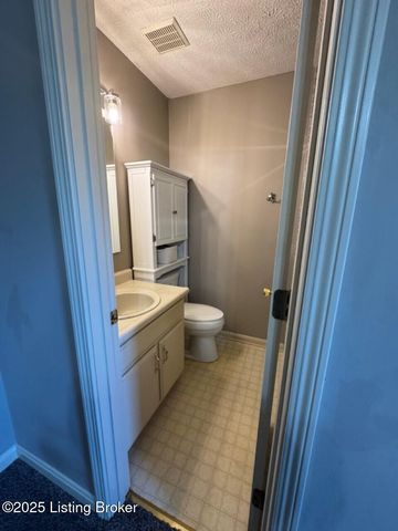 306 Valley View Dr, Radcliff, KY 40160