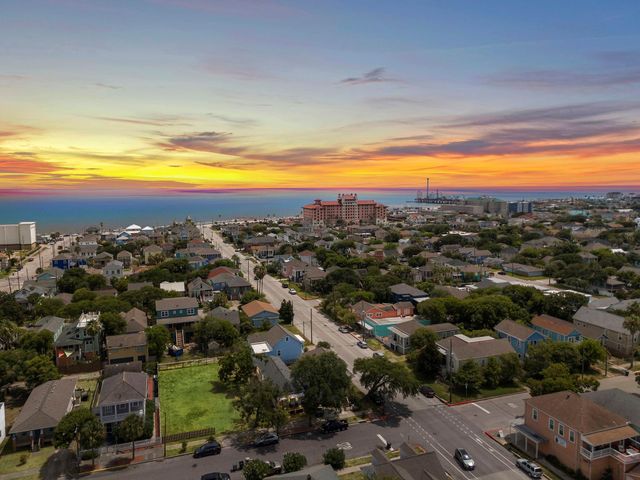 1825 Avenue N Street, Galveston, TX 77550