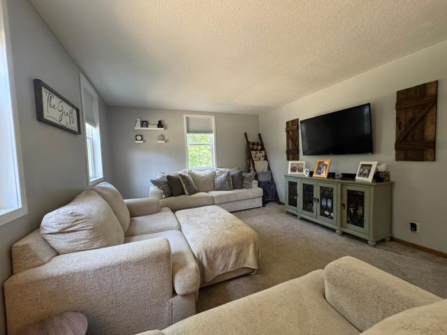 47324 355th Avenue, Kasota, MN 56050