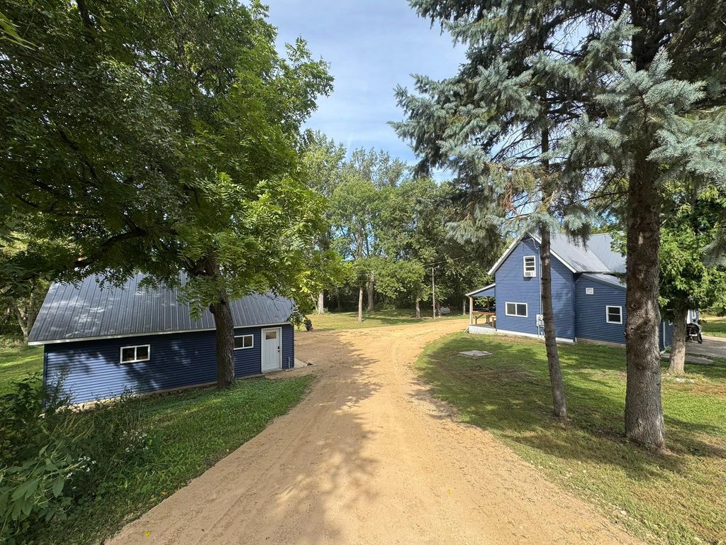 47324 355th Avenue, Kasota, MN 56050