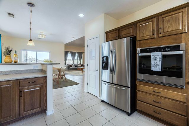 6814 Oersted Road NE, Rio Rancho, NM 87144