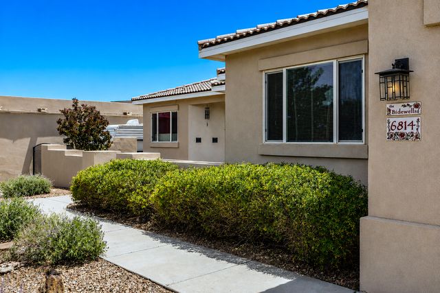 6814 Oersted Road NE, Rio Rancho, NM 87144