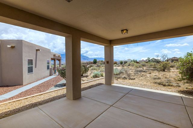 6814 Oersted Road NE, Rio Rancho, NM 87144