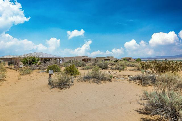 6814 Oersted Road NE, Rio Rancho, NM 87144