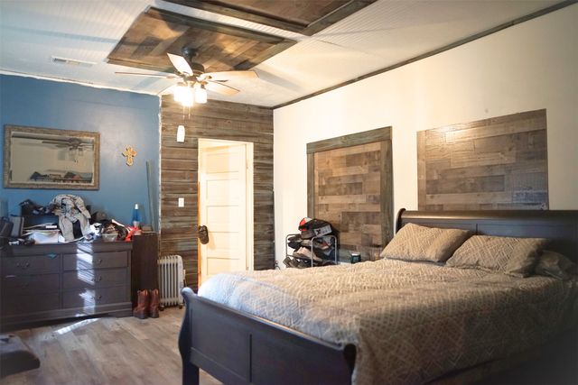 521 N Montgomery Street, Gilmer, TX 75644