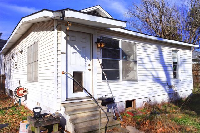 521 N Montgomery Street, Gilmer, TX 75644