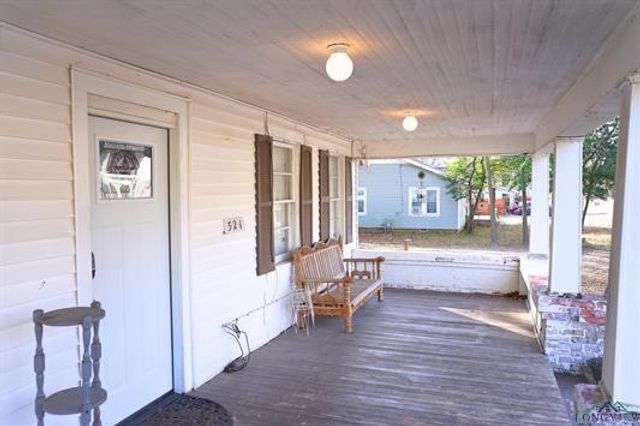 521 N Montgomery Street, Gilmer, TX 75644