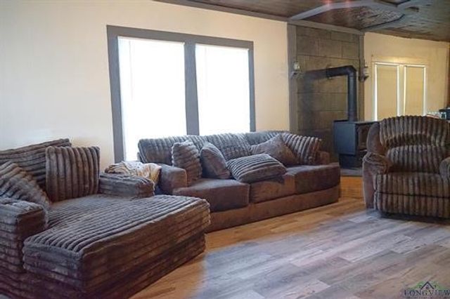 521 N Montgomery Street, Gilmer, TX 75644