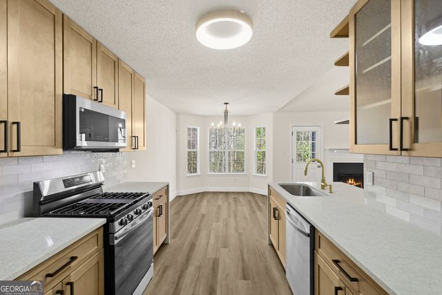 6604 Chesepeake Trail, Rex, GA 30273