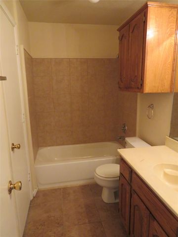 443 Warbler Drive, Desoto, TX 75115