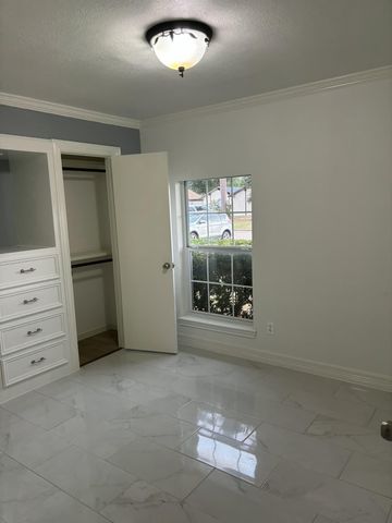 7718 Breezeway Street, Houston, TX 77040