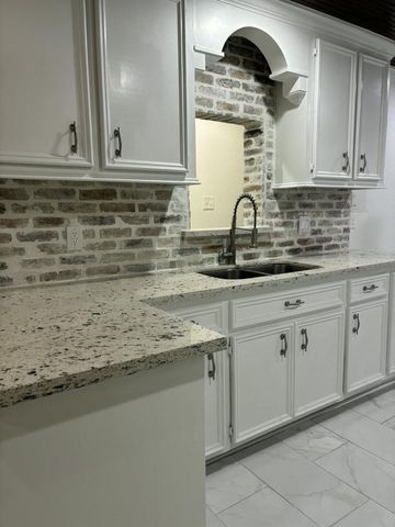 7718 Breezeway Street, Houston, TX 77040