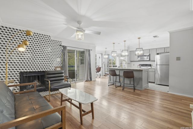 11311 Sir Winston St Apt 806, San Antonio, TX 78216
