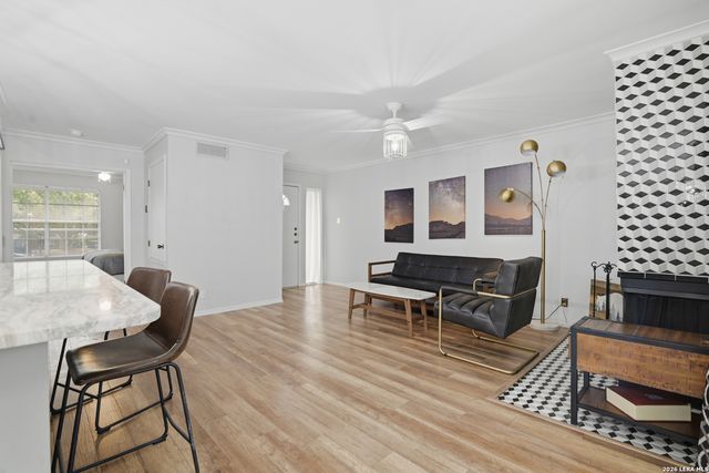11311 Sir Winston St Apt 806, San Antonio, TX 78216