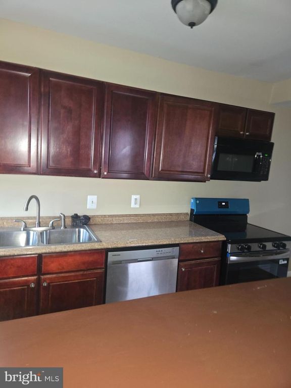 740 E HAINES ST, Philadelphia, PA 19144