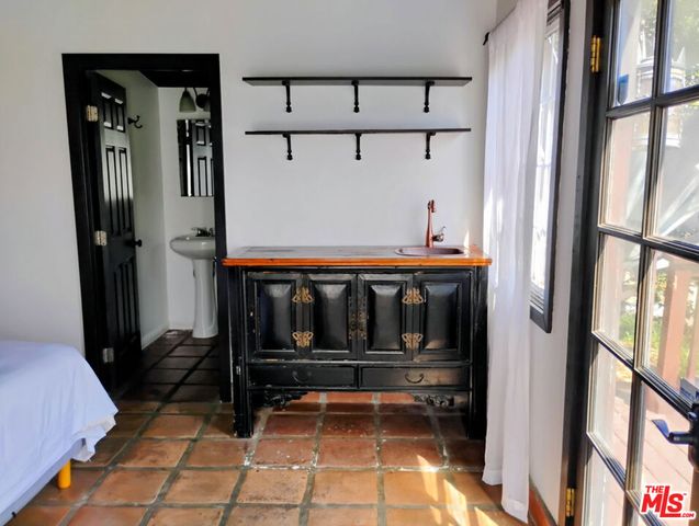 8170 Gould Avenue, Los Angeles, CA 90046