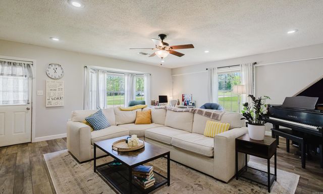 15 Dogwood Dr, Arkadelphia, AR 71923