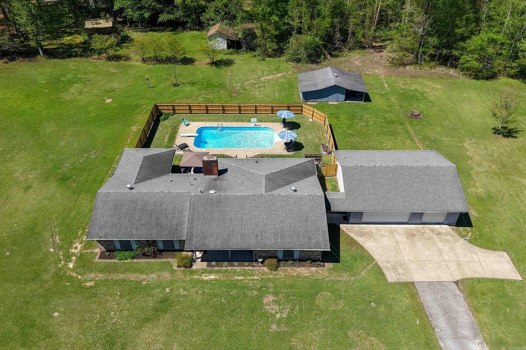 15 Dogwood Dr, Arkadelphia, AR 71923
