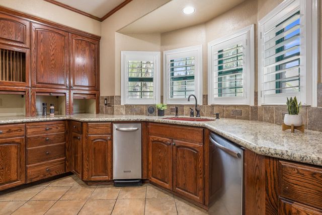 2410 Brittany Ct, Lodi, CA 95242