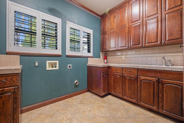 2410 Brittany Ct, Lodi, CA 95242