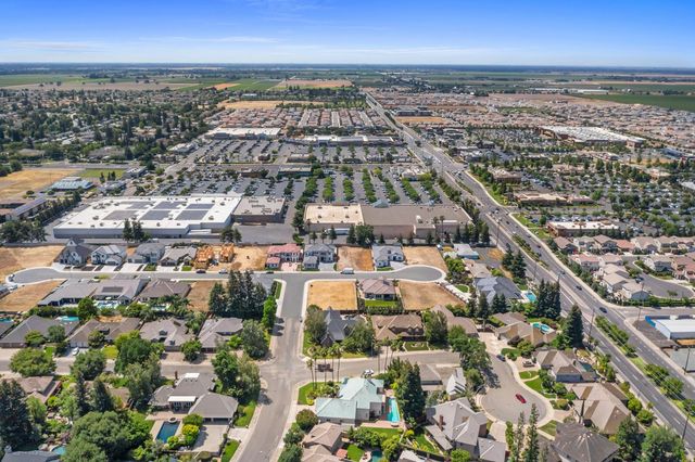 2410 Brittany Ct, Lodi, CA 95242