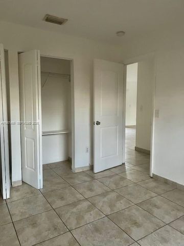 2746 Johnson St w, Hollywood, FL 33020