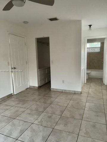 2746 Johnson St w, Hollywood, FL 33020